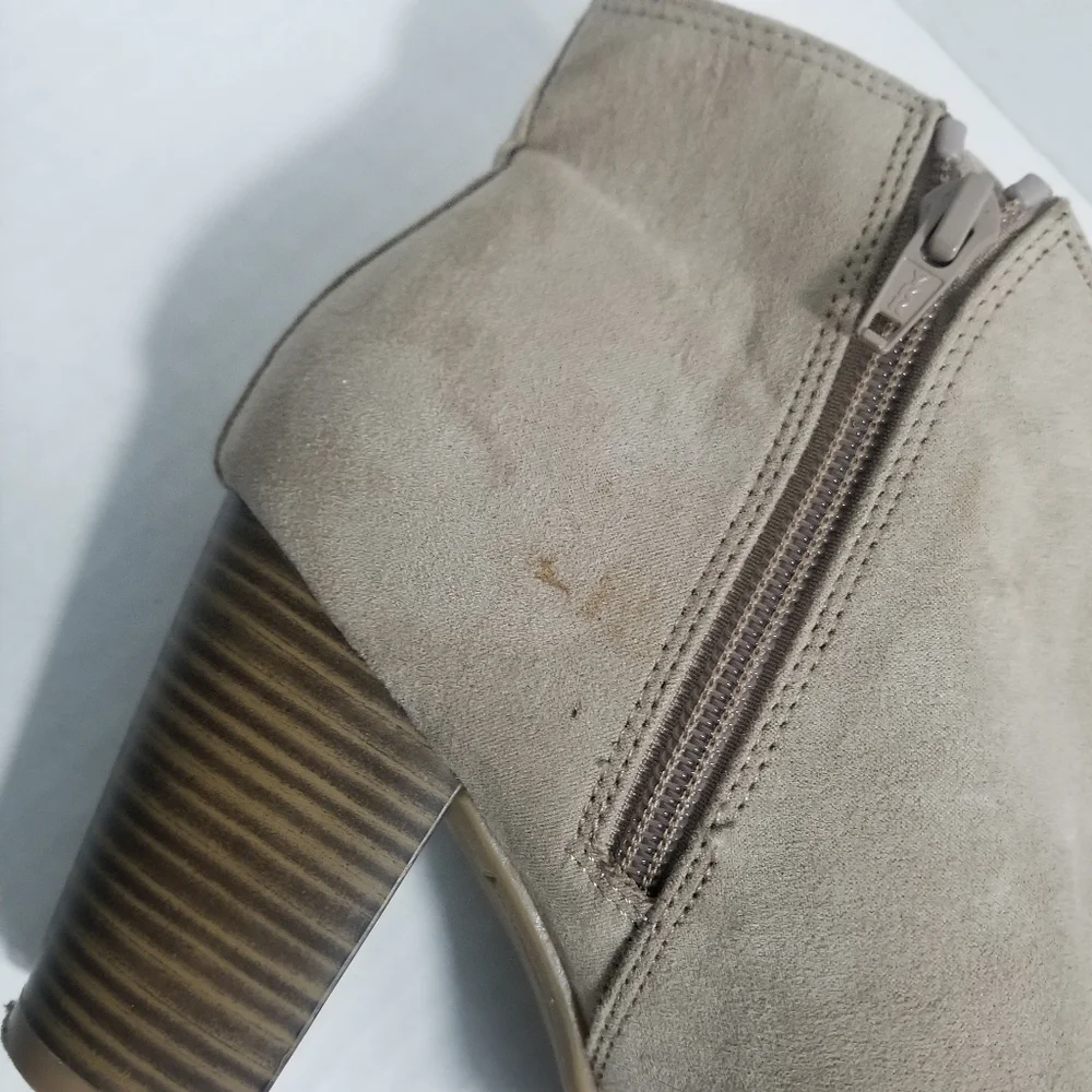 OLD NAVY WOMEN'S TAN ANKLE BOOTS SIZE 9